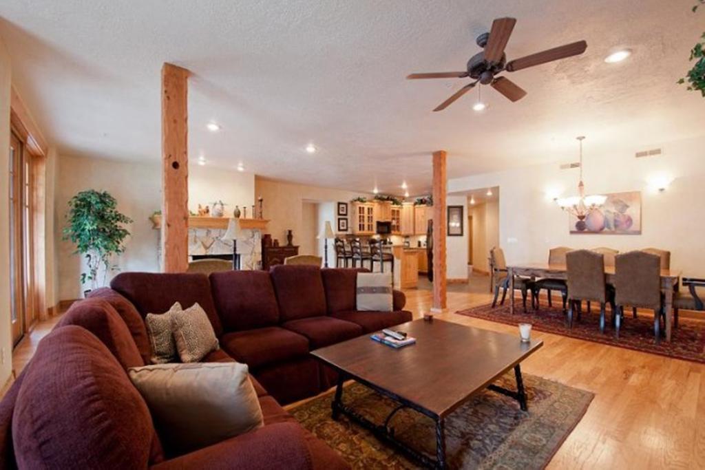 Town Point Condos By Park City Vacations Room photo